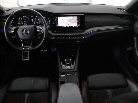 Škoda Octavia 1.4 TSI RS iV PHEV Business | Panoramadak | Leder/Alcantara | Adaptive cruise | Massage | Camera | Side Assist | Matrix LED | Carplay | Memory | Navigatie