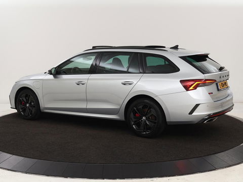 Škoda Octavia 1.4 TSI RS iV PHEV Business | Panoramadak | Leder/Alcantara | Adaptive cruise | Massage | Camera | Side Assist | Matrix LED | Carplay | Memory | Navigatie