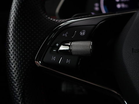 Škoda Octavia 1.4 TSI RS iV PHEV Business | Panoramadak | Leder/Alcantara | Adaptive cruise | Massage | Camera | Side Assist | Matrix LED | Carplay | Memory | Navigatie
