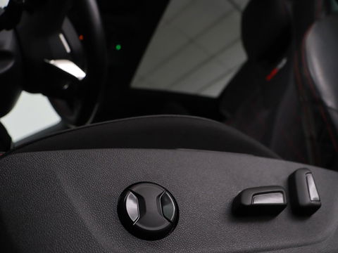 Škoda Octavia 1.4 TSI RS iV PHEV Business | Panoramadak | Leder/Alcantara | Adaptive cruise | Massage | Camera | Side Assist | Matrix LED | Carplay | Memory | Navigatie