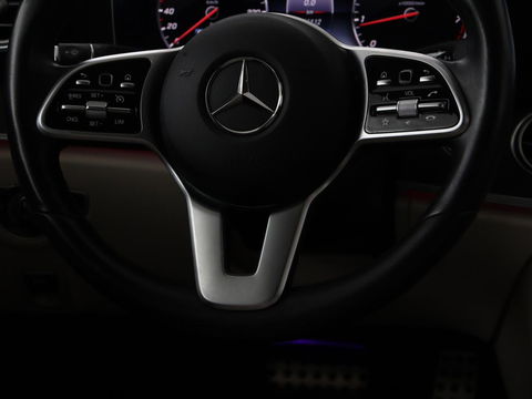 Mercedes-Benz E-Klasse 200 Business Solutions | Leder | 360 camera | Stoelverwarming | Carplay | Matrix LED | Widescreen | Park Assist | Navigatie | Memory