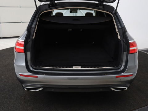 Mercedes-Benz E-Klasse 200 Business Solutions | Leder | 360 camera | Stoelverwarming | Carplay | Matrix LED | Widescreen | Park Assist | Navigatie | Memory