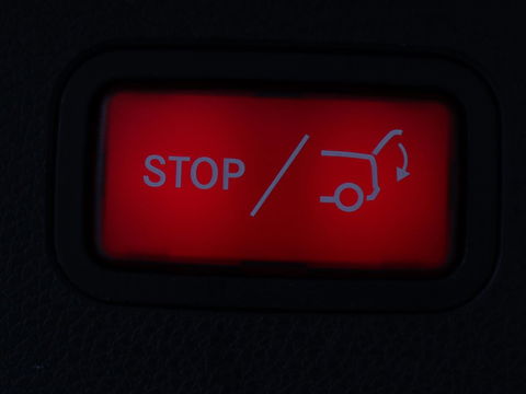 Mercedes-Benz E-Klasse 200 Business Solutions | Leder | 360 camera | Stoelverwarming | Carplay | Matrix LED | Widescreen | Park Assist | Navigatie | Memory