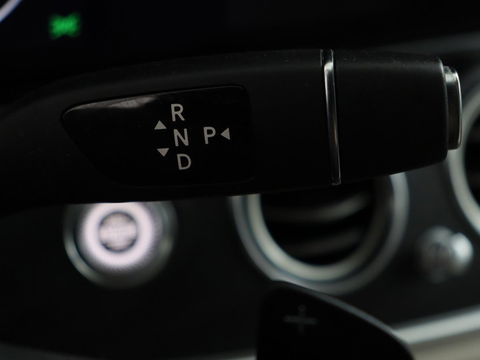 Mercedes-Benz E-Klasse 200 Business Solutions | Leder | 360 camera | Stoelverwarming | Carplay | Matrix LED | Widescreen | Park Assist | Navigatie | Memory