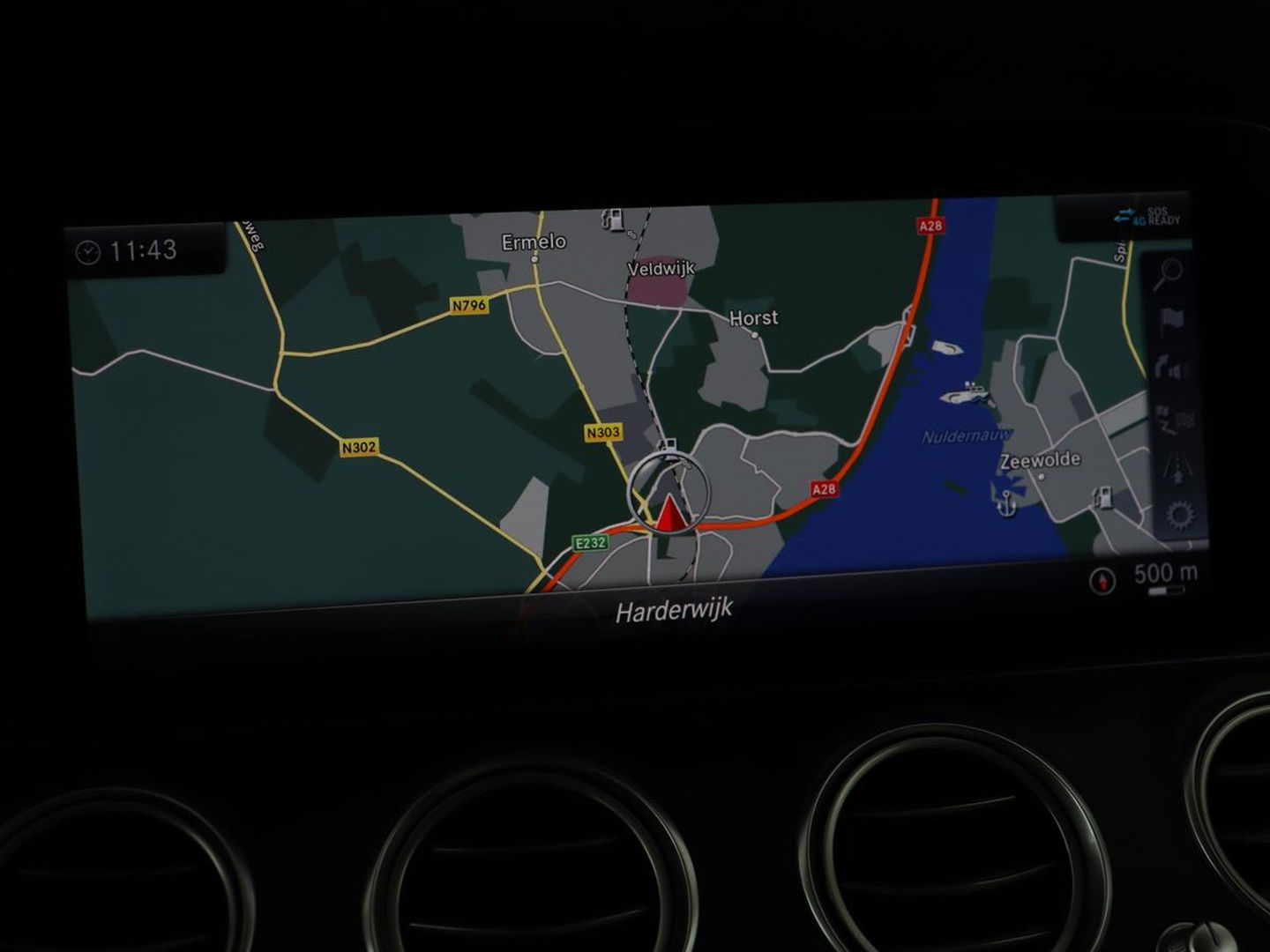 Mercedes-Benz E-Klasse 200 Business Solutions | Leder | 360 camera | Stoelverwarming | Carplay | Matrix LED | Widescreen | Park Assist | Navigatie | Memory