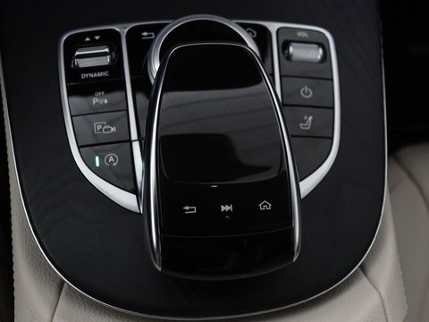 Mercedes-Benz E-Klasse 200 Business Solutions | Leder | 360 camera | Stoelverwarming | Carplay | Matrix LED | Widescreen | Park Assist | Navigatie | Memory