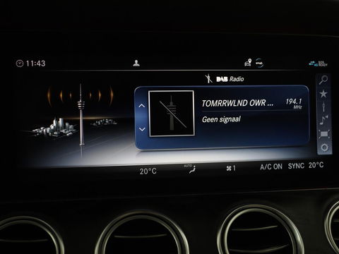 Mercedes-Benz E-Klasse 200 Business Solutions | Leder | 360 camera | Stoelverwarming | Carplay | Matrix LED | Widescreen | Park Assist | Navigatie | Memory