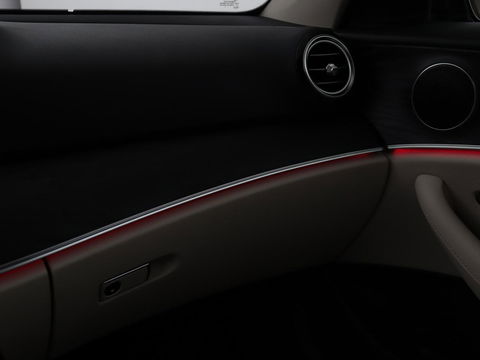 Mercedes-Benz E-Klasse 200 Business Solutions | Leder | 360 camera | Stoelverwarming | Carplay | Matrix LED | Widescreen | Park Assist | Navigatie | Memory