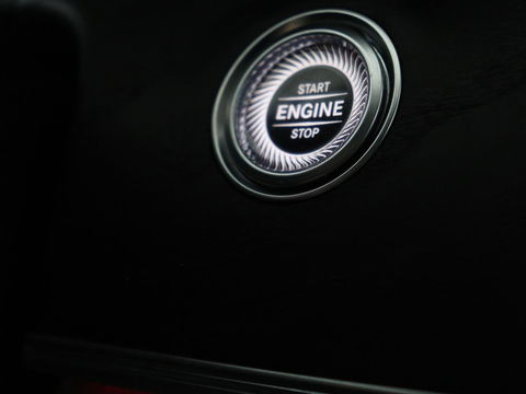 Mercedes-Benz E-Klasse 200 Business Solutions | Leder | 360 camera | Stoelverwarming | Carplay | Matrix LED | Widescreen | Park Assist | Navigatie | Memory
