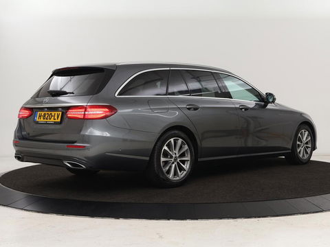 Mercedes-Benz E-Klasse 200 Business Solutions | Leder | 360 camera | Stoelverwarming | Carplay | Matrix LED | Widescreen | Park Assist | Navigatie | Memory