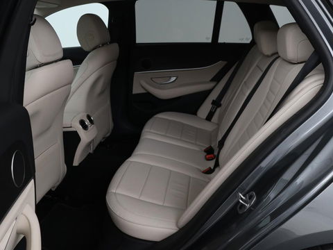 Mercedes-Benz E-Klasse 200 Business Solutions | Leder | 360 camera | Stoelverwarming | Carplay | Matrix LED | Widescreen | Park Assist | Navigatie | Memory