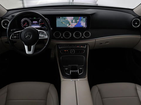 Mercedes-Benz E-Klasse 200 Business Solutions | Leder | 360 camera | Stoelverwarming | Carplay | Matrix LED | Widescreen | Park Assist | Navigatie | Memory