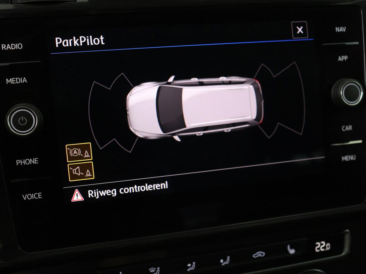 Volkswagen Golf 1.5 TSI Comfortline Business | Stoelverwarming | Massage | Carplay | Navigatie | Adaptive cruise | Climate control | Parkeerhulp | Bluetooth