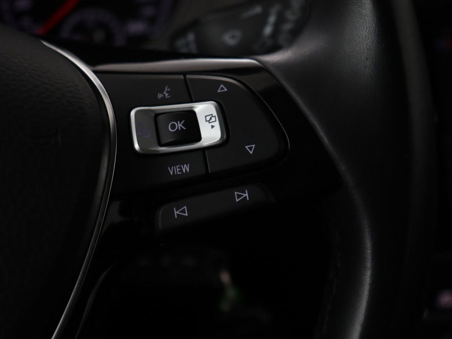 Volkswagen Golf 1.5 TSI Comfortline Business | Stoelverwarming | Massage | Carplay | Navigatie | Adaptive cruise | Climate control | Parkeerhulp | Bluetooth