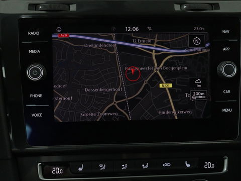 Volkswagen Golf 1.5 TSI Comfortline Business | Stoelverwarming | Massage | Carplay | Navigatie | Adaptive cruise | Climate control | Parkeerhulp | Bluetooth