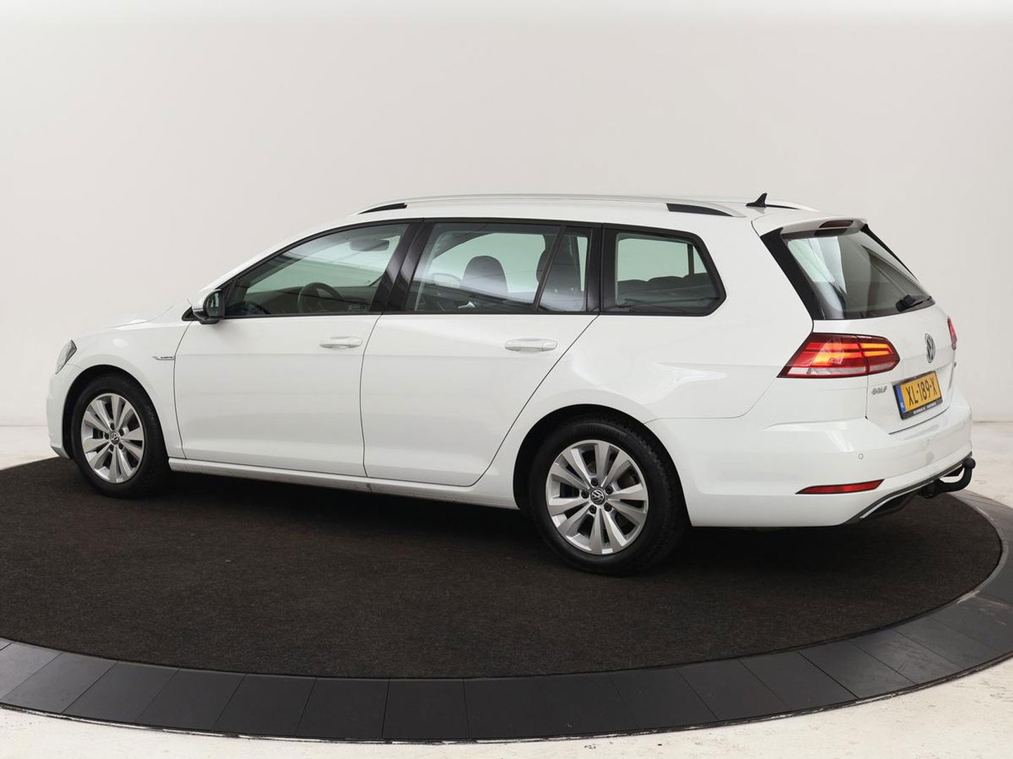 Volkswagen Golf 1.5 TSI Comfortline Business | Stoelverwarming | Massage | Carplay | Navigatie | Adaptive cruise | Climate control | Parkeerhulp | Bluetooth