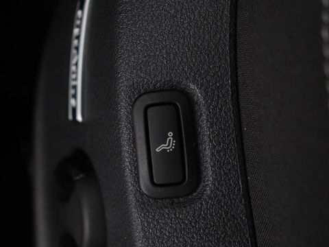 Volkswagen Golf 1.5 TSI Comfortline Business | Stoelverwarming | Massage | Carplay | Navigatie | Adaptive cruise | Climate control | Parkeerhulp | Bluetooth