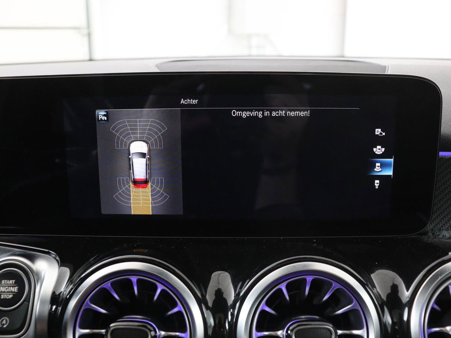 Mercedes-Benz GLB-Klasse 200 Business Solution AMG 7-persoons | Panoramadak | Trekhaak | Stoelverwarming | Matrix LED | Memory | Keyless | Camera | Navigatie