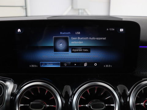Mercedes-Benz GLB-Klasse 200 Business Solution AMG 7-persoons | Panoramadak | Trekhaak | Stoelverwarming | Matrix LED | Memory | Keyless | Camera | Navigatie