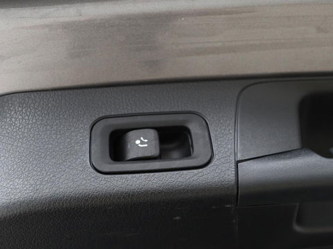 Mercedes-Benz GLB-Klasse 200 Business Solution AMG 7-persoons | Panoramadak | Trekhaak | Stoelverwarming | Matrix LED | Memory | Keyless | Camera | Navigatie