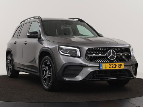 Mercedes-Benz GLB-Klasse 200 Business Solution AMG 7-persoons | Panoramadak | Trekhaak | Stoelverwarming | Matrix LED | Memory | Keyless | Camera | Navigatie