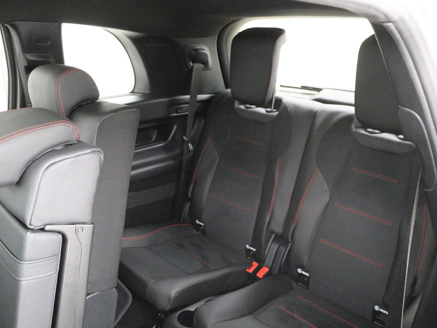 Mercedes-Benz GLB-Klasse 200 Business Solution AMG 7-persoons | Panoramadak | Trekhaak | Stoelverwarming | Matrix LED | Memory | Keyless | Camera | Navigatie