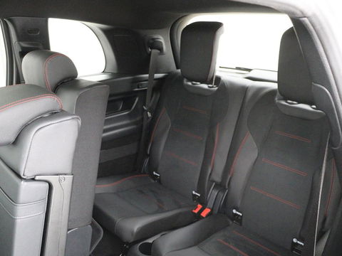 Mercedes-Benz GLB-Klasse 200 Business Solution AMG 7-persoons | Panoramadak | Trekhaak | Stoelverwarming | Matrix LED | Memory | Keyless | Camera | Navigatie