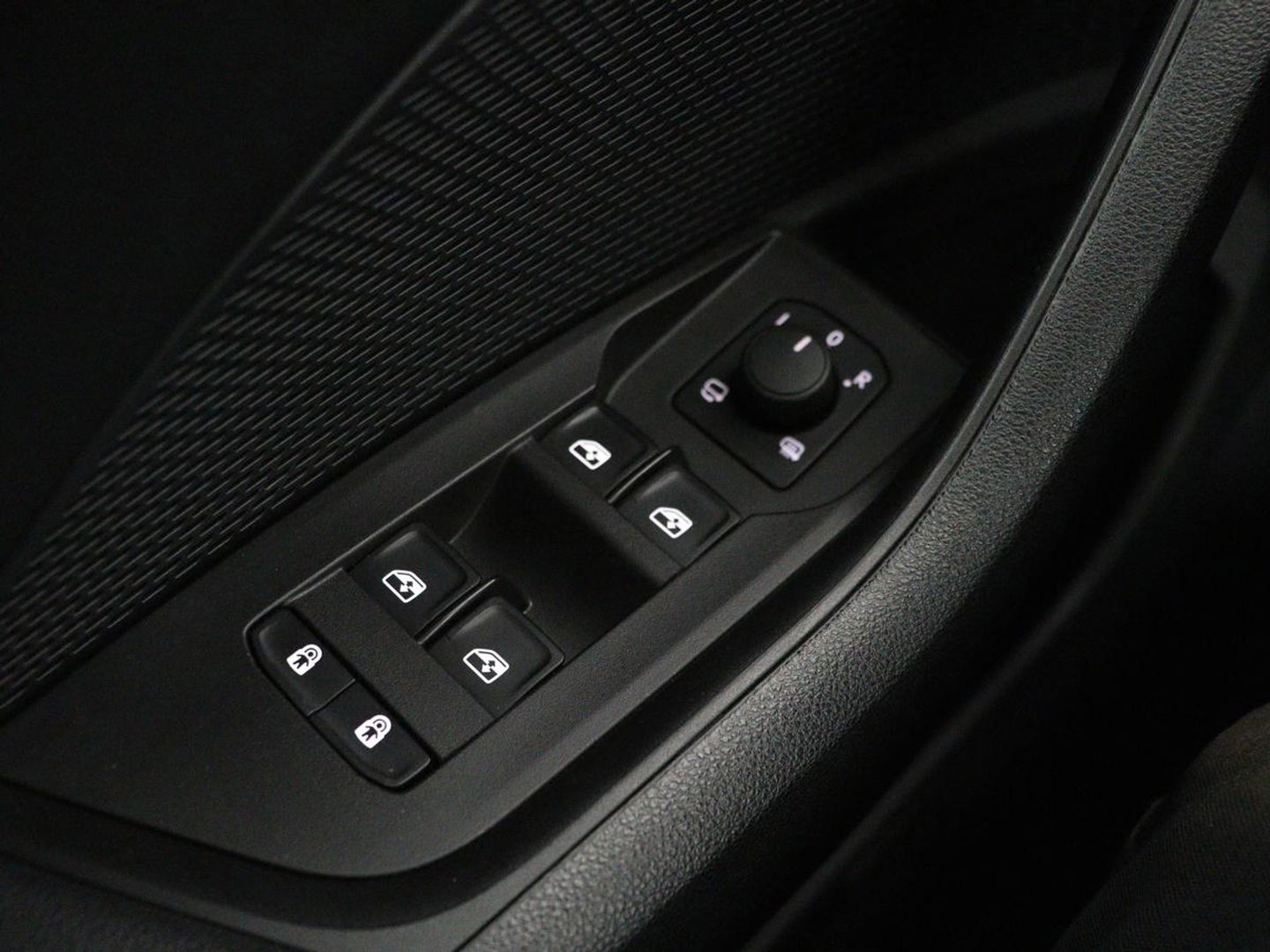 Škoda Octavia 1.4 TSI iV PHEV Business Edition | Stoelverwarming | Adaptive cruise | Carplay | Stuur & achterbankverwarming | Memory | Navigatie | Parkeerhulp