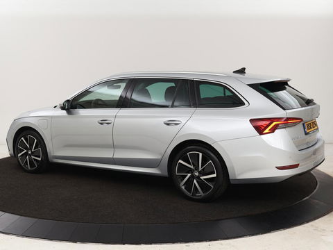 Škoda Octavia 1.4 TSI iV PHEV Business Edition | Stoelverwarming | Adaptive cruise | Carplay | Stuur & achterbankverwarming | Memory | Navigatie | Parkeerhulp