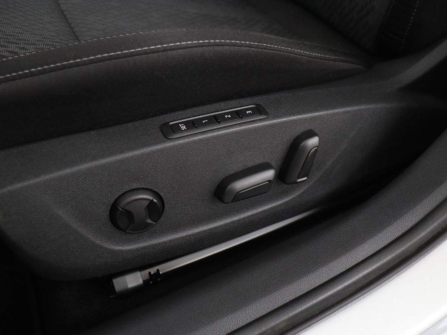 Škoda Octavia 1.4 TSI iV PHEV Business Edition | Stoelverwarming | Adaptive cruise | Carplay | Stuur & achterbankverwarming | Memory | Navigatie | Parkeerhulp