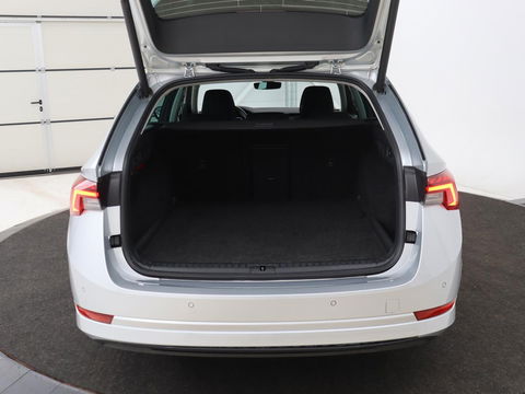 Škoda Octavia 1.4 TSI iV PHEV Business Edition | Stoelverwarming | Adaptive cruise | Carplay | Stuur & achterbankverwarming | Memory | Navigatie | Parkeerhulp