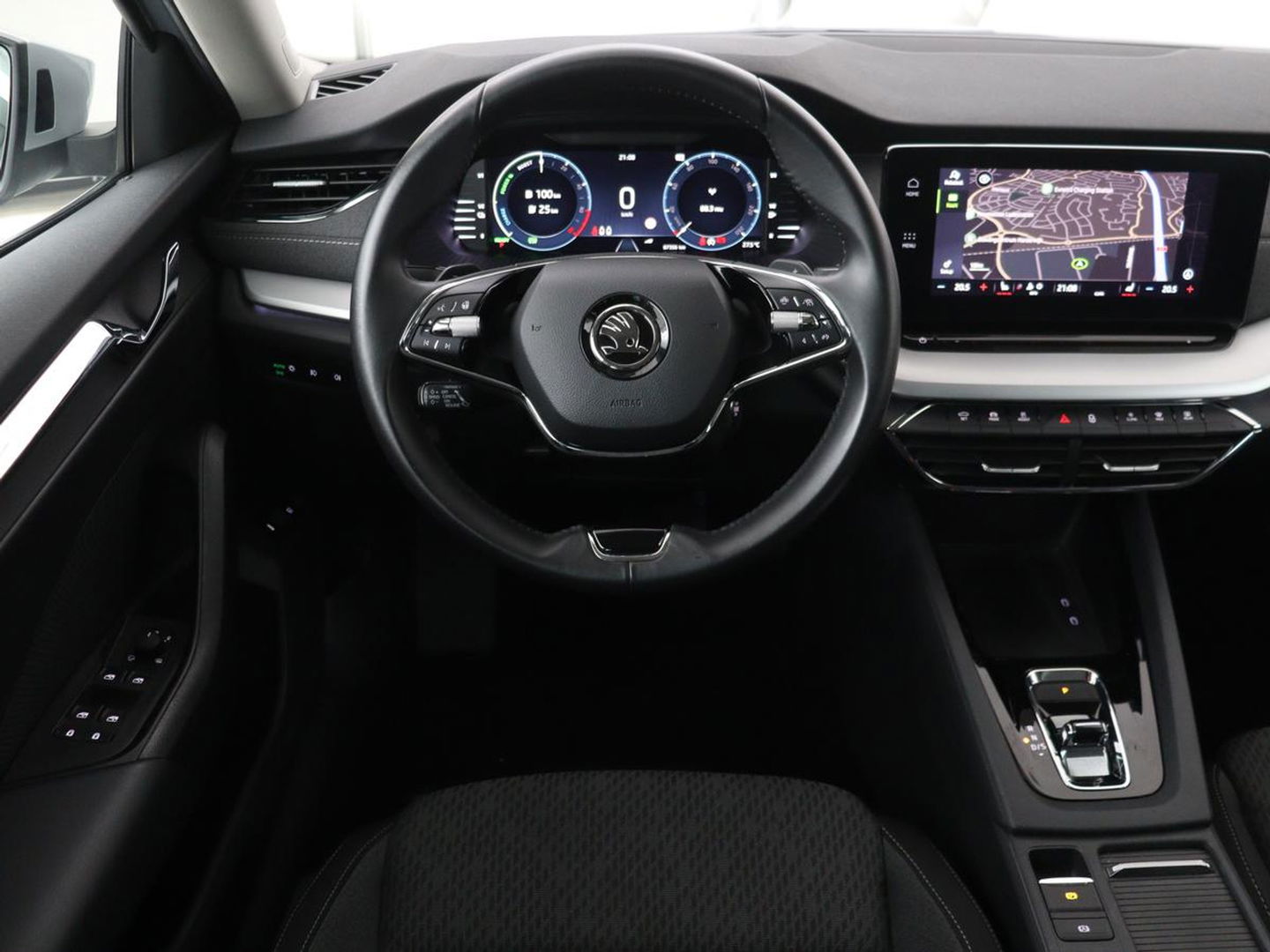 Škoda Octavia 1.4 TSI iV PHEV Business Edition | Stoelverwarming | Adaptive cruise | Carplay | Stuur & achterbankverwarming | Memory | Navigatie | Parkeerhulp