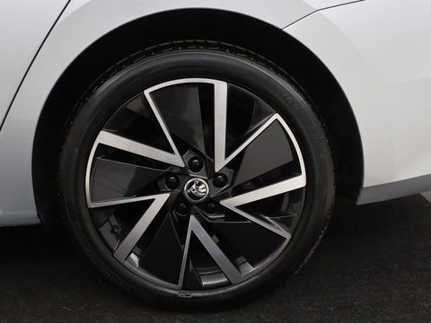 Škoda Octavia 1.4 TSI iV PHEV Business Edition | Stoelverwarming | Adaptive cruise | Carplay | Stuur & achterbankverwarming | Memory | Navigatie | Parkeerhulp