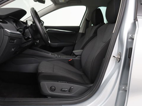Škoda Octavia 1.4 TSI iV PHEV Business Edition | Stoelverwarming | Adaptive cruise | Carplay | Stuur & achterbankverwarming | Memory | Navigatie | Parkeerhulp