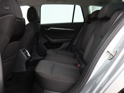 Škoda Octavia 1.4 TSI iV PHEV Business Edition | Stoelverwarming | Adaptive cruise | Carplay | Stuur & achterbankverwarming | Memory | Navigatie | Parkeerhulp