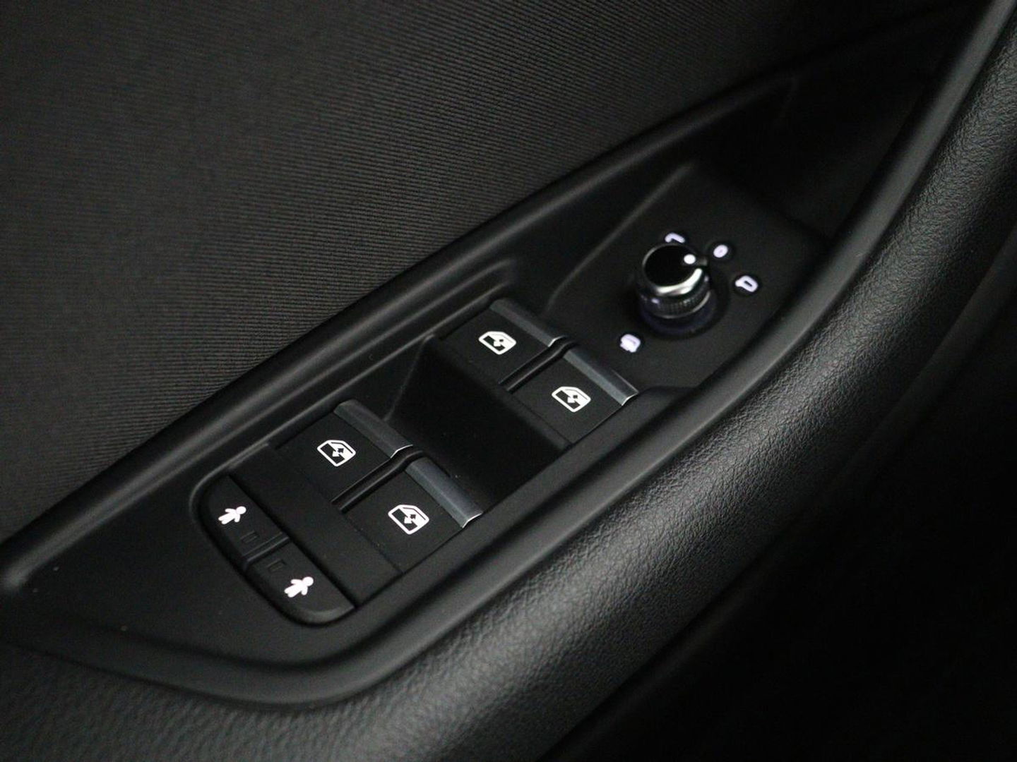 Audi A4 35 TFSI Sport Lease Edition | Full LED | Sportstoelen | Navigatie | Parkeerhulp | Climate control | Cruise control | Bluetooth