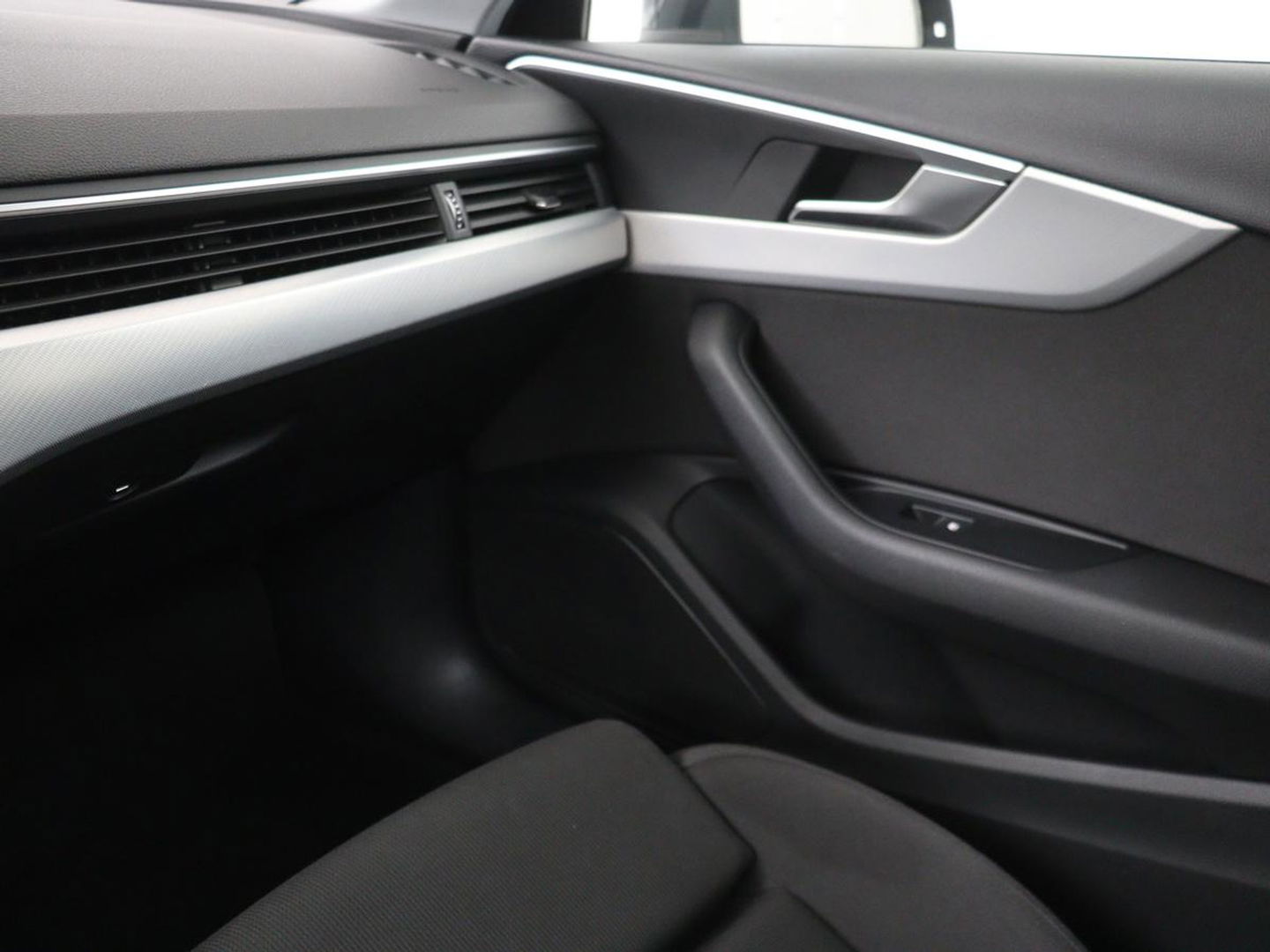 Audi A4 35 TFSI Sport Lease Edition | Full LED | Sportstoelen | Navigatie | Parkeerhulp | Climate control | Cruise control | Bluetooth