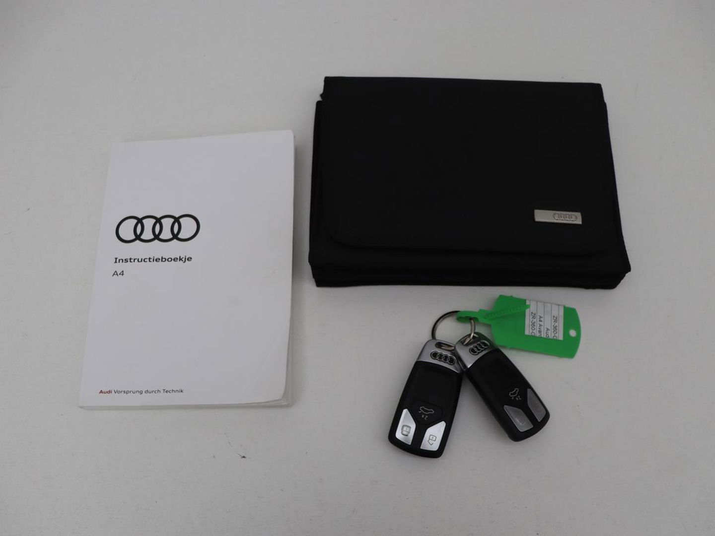 Audi A4 35 TFSI Sport Lease Edition | Full LED | Sportstoelen | Navigatie | Parkeerhulp | Climate control | Cruise control | Bluetooth