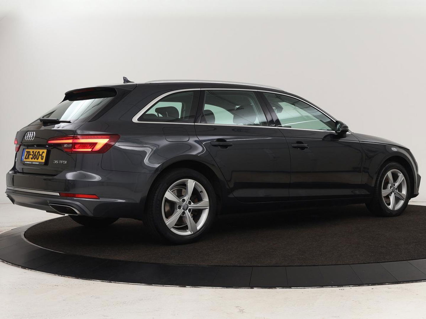 Audi A4 35 TFSI Sport Lease Edition | Full LED | Sportstoelen | Navigatie | Parkeerhulp | Climate control | Cruise control | Bluetooth