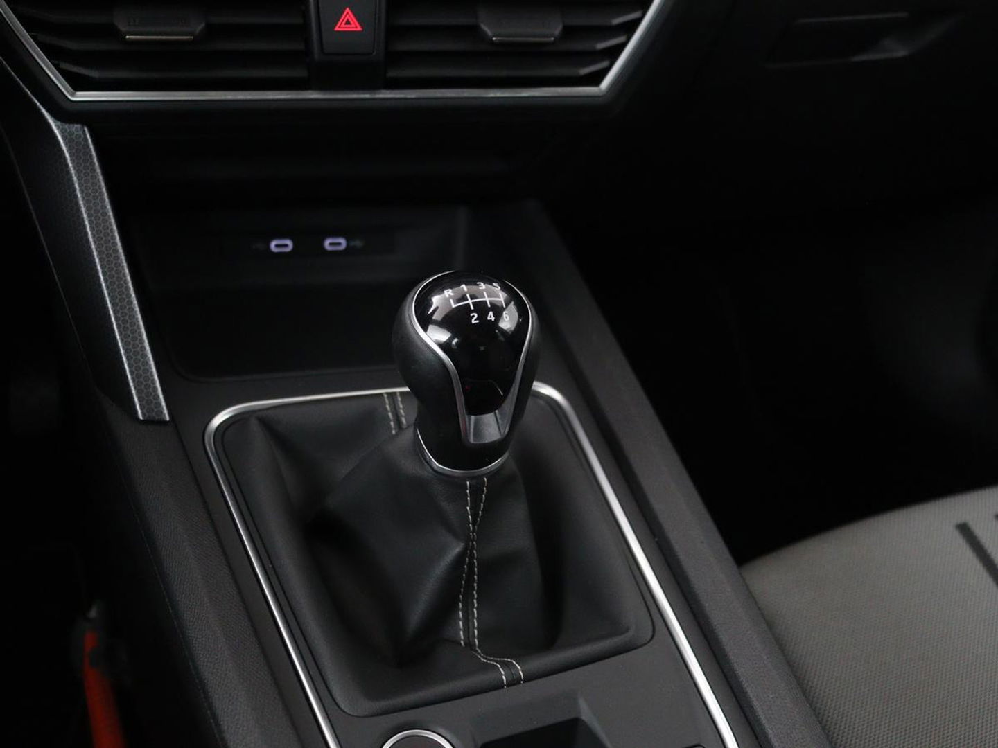 SEAT Leon 1.0 TSI Style Launch Edition | Camera | Adaptive cruise | Carplay | Navigatie | DAB | Parkeerhulp | Full LED | Climate control