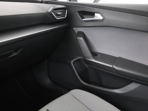 SEAT Leon 1.0 TSI Style Launch Edition | Camera | Adaptive cruise | Carplay | Navigatie | DAB | Parkeerhulp | Full LED | Climate control