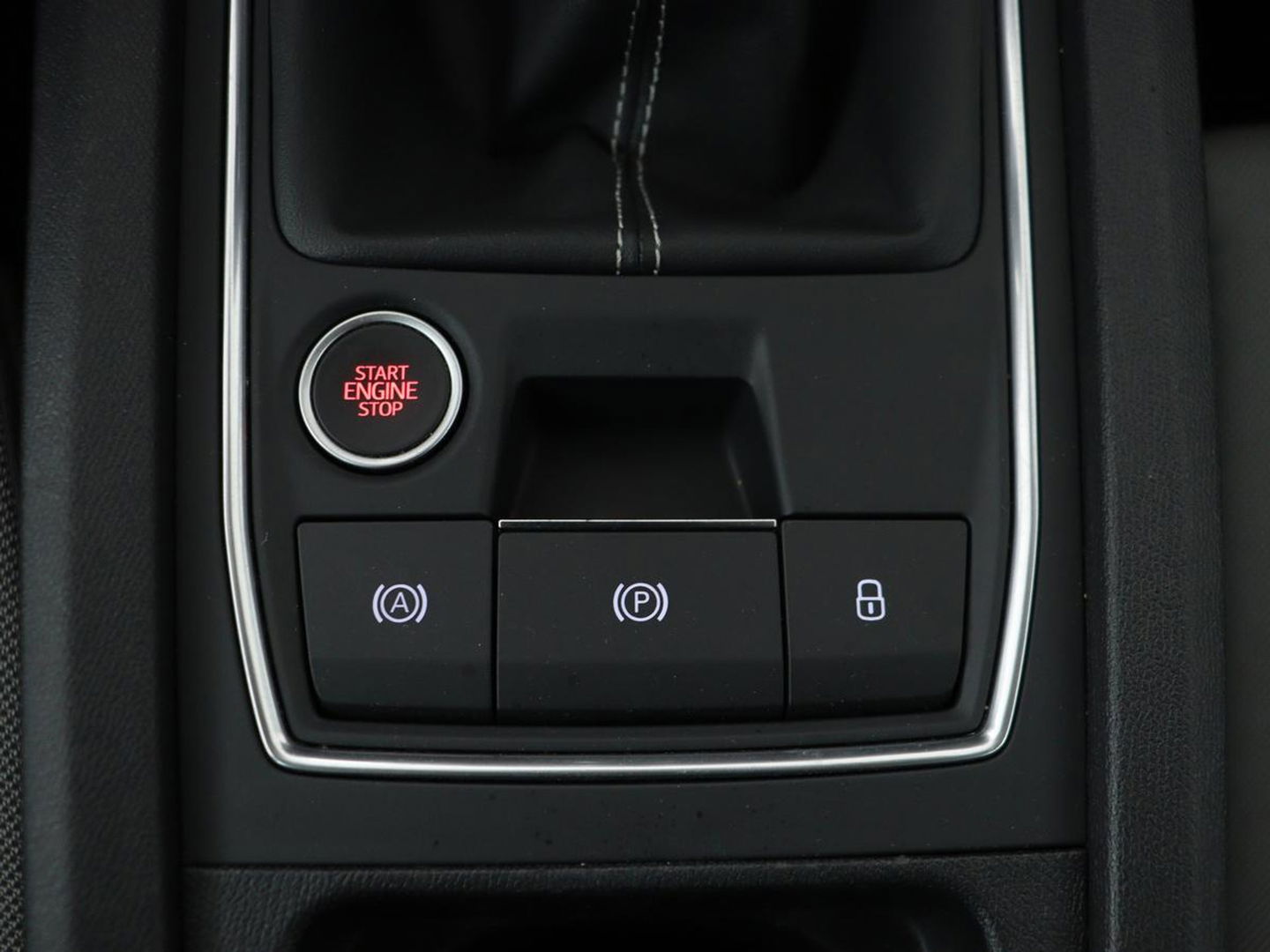 SEAT Leon 1.0 TSI Style Launch Edition | Camera | Adaptive cruise | Carplay | Navigatie | DAB | Parkeerhulp | Full LED | Climate control