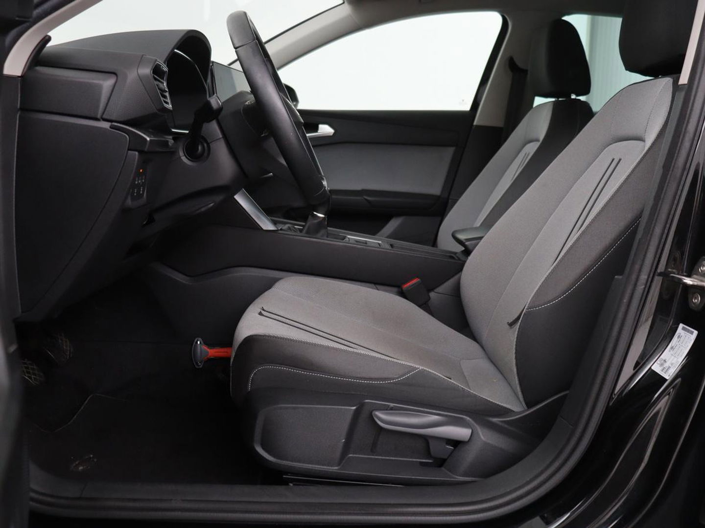 SEAT Leon 1.0 TSI Style Launch Edition | Camera | Adaptive cruise | Carplay | Navigatie | DAB | Parkeerhulp | Full LED | Climate control