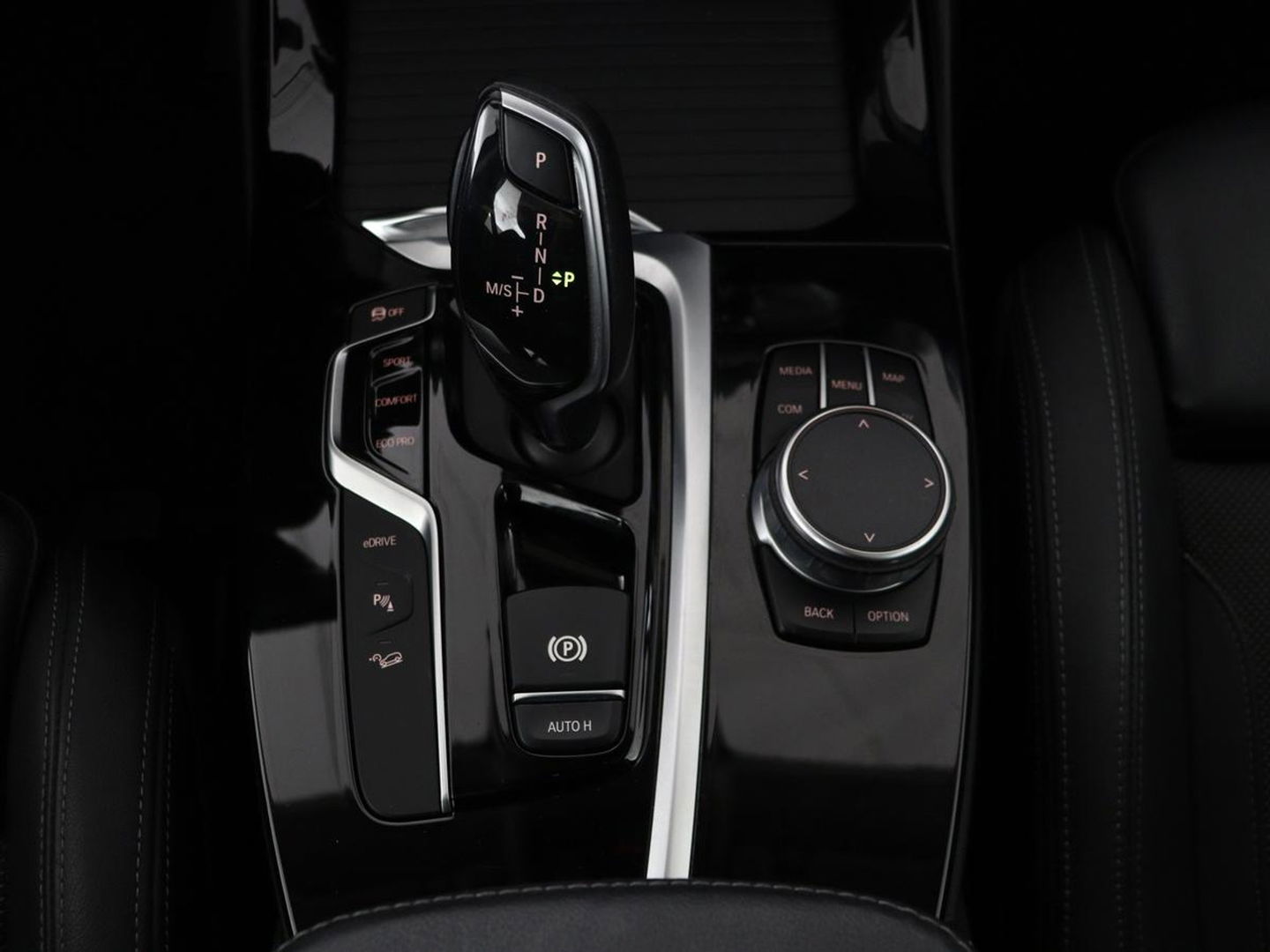 BMW X3 xDrive30e High Executive | X Line | Panoramadak | Stoel & stuurverwarming | Carplay | Sportstoelen | Half leder | Live Cockpit | Full LED | Camera