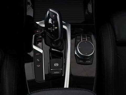 BMW X3 xDrive30e High Executive | X Line | Panoramadak | Stoel & stuurverwarming | Carplay | Sportstoelen | Half leder | Live Cockpit | Full LED | Camera