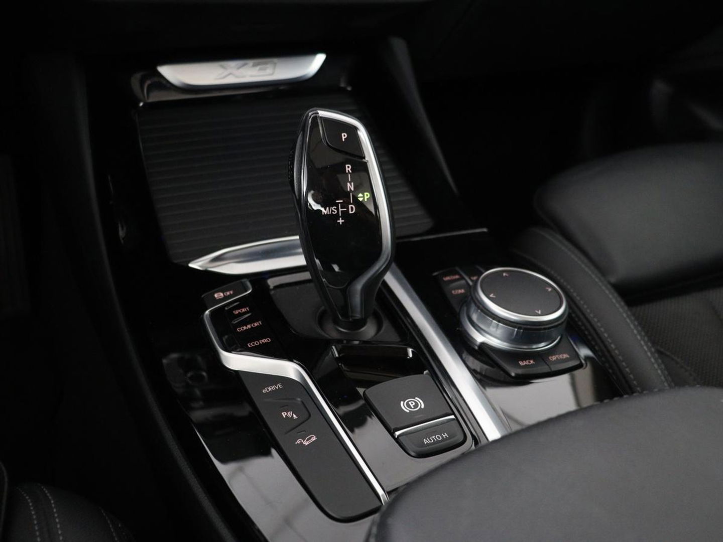BMW X3 xDrive30e High Executive | X Line | Panoramadak | Stoel & stuurverwarming | Carplay | Sportstoelen | Half leder | Live Cockpit | Full LED | Camera