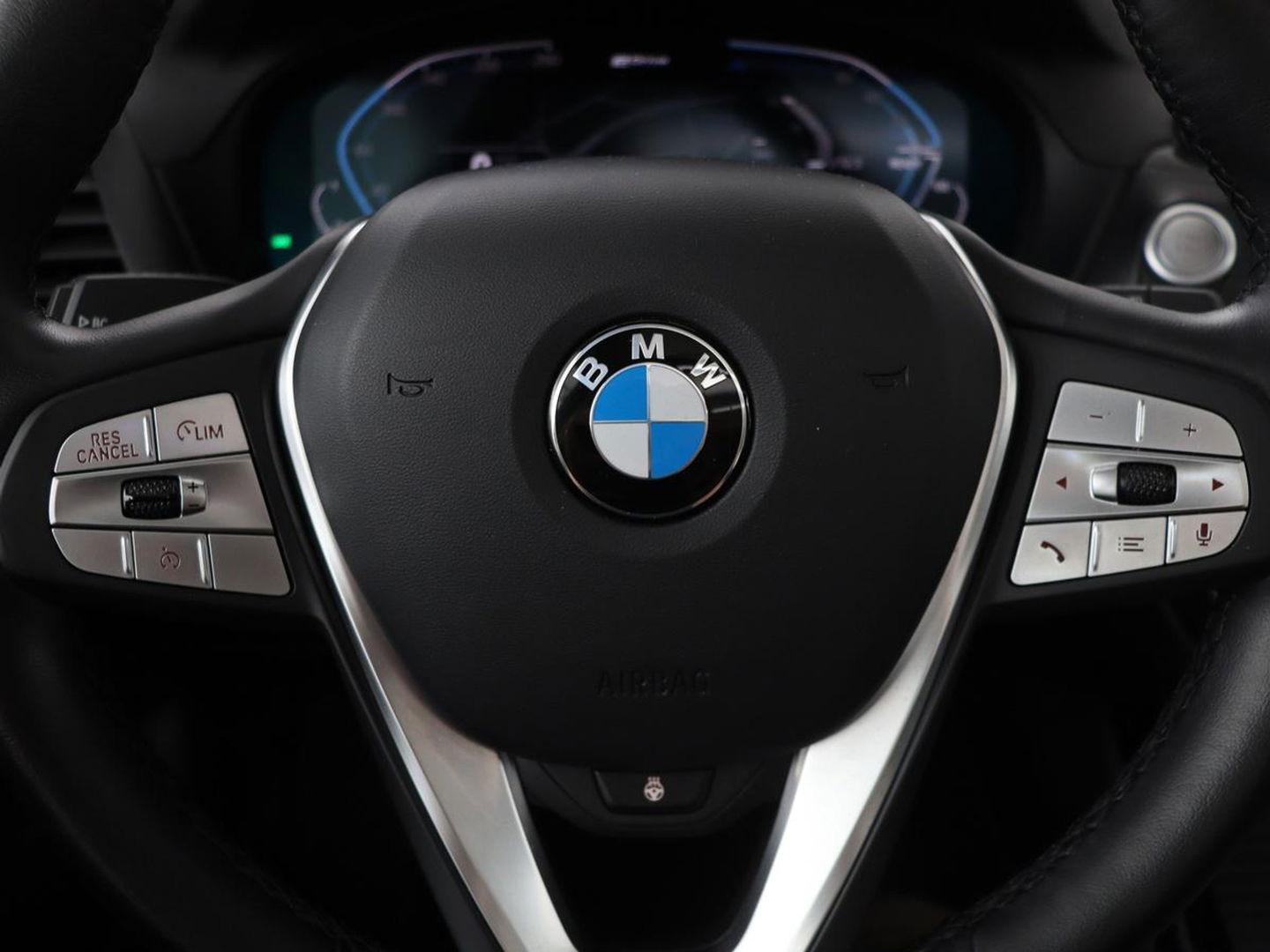 BMW X3 xDrive30e High Executive | X Line | Panoramadak | Stoel & stuurverwarming | Carplay | Sportstoelen | Half leder | Live Cockpit | Full LED | Camera
