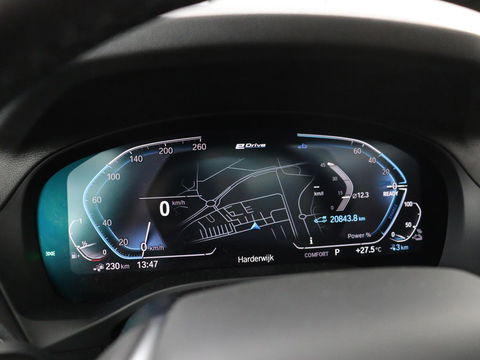 BMW X3 xDrive30e High Executive | X Line | Panoramadak | Stoel & stuurverwarming | Carplay | Sportstoelen | Half leder | Live Cockpit | Full LED | Camera