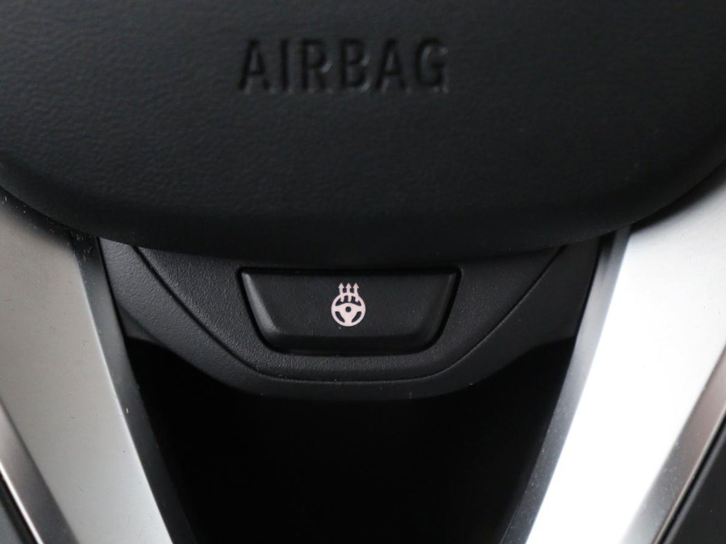 BMW X3 xDrive30e High Executive | X Line | Panoramadak | Stoel & stuurverwarming | Carplay | Sportstoelen | Half leder | Live Cockpit | Full LED | Camera