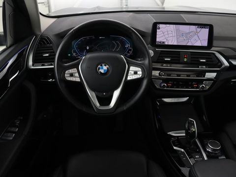 BMW X3 xDrive30e High Executive | X Line | Panoramadak | Stoel & stuurverwarming | Carplay | Sportstoelen | Half leder | Live Cockpit | Full LED | Camera